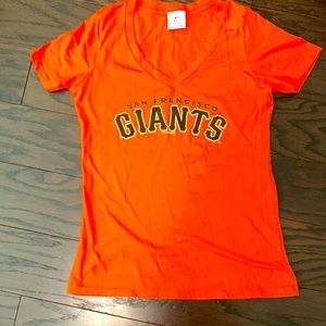 Genuine MLB San Francisco Giants V neck tshirt size medium